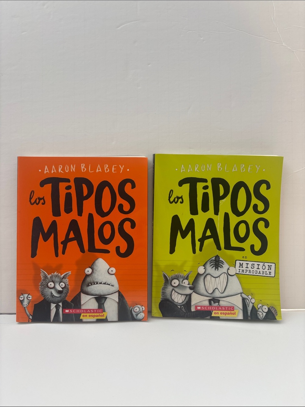 Scholastic Los Tipos Malos by Aaron Blabey (The Bad Guys) Spanish Version #1